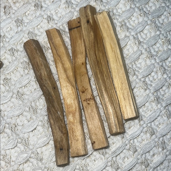 Natural Palo Santo Sticks - Bundle of 10 Sticks - Picture 3 of 4